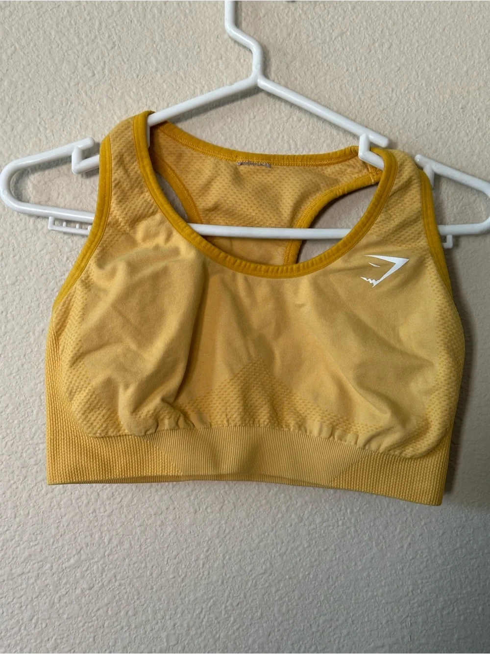 Gymshark Yellow Seamless Sports Bra - Womens size S/ NWOT 10001